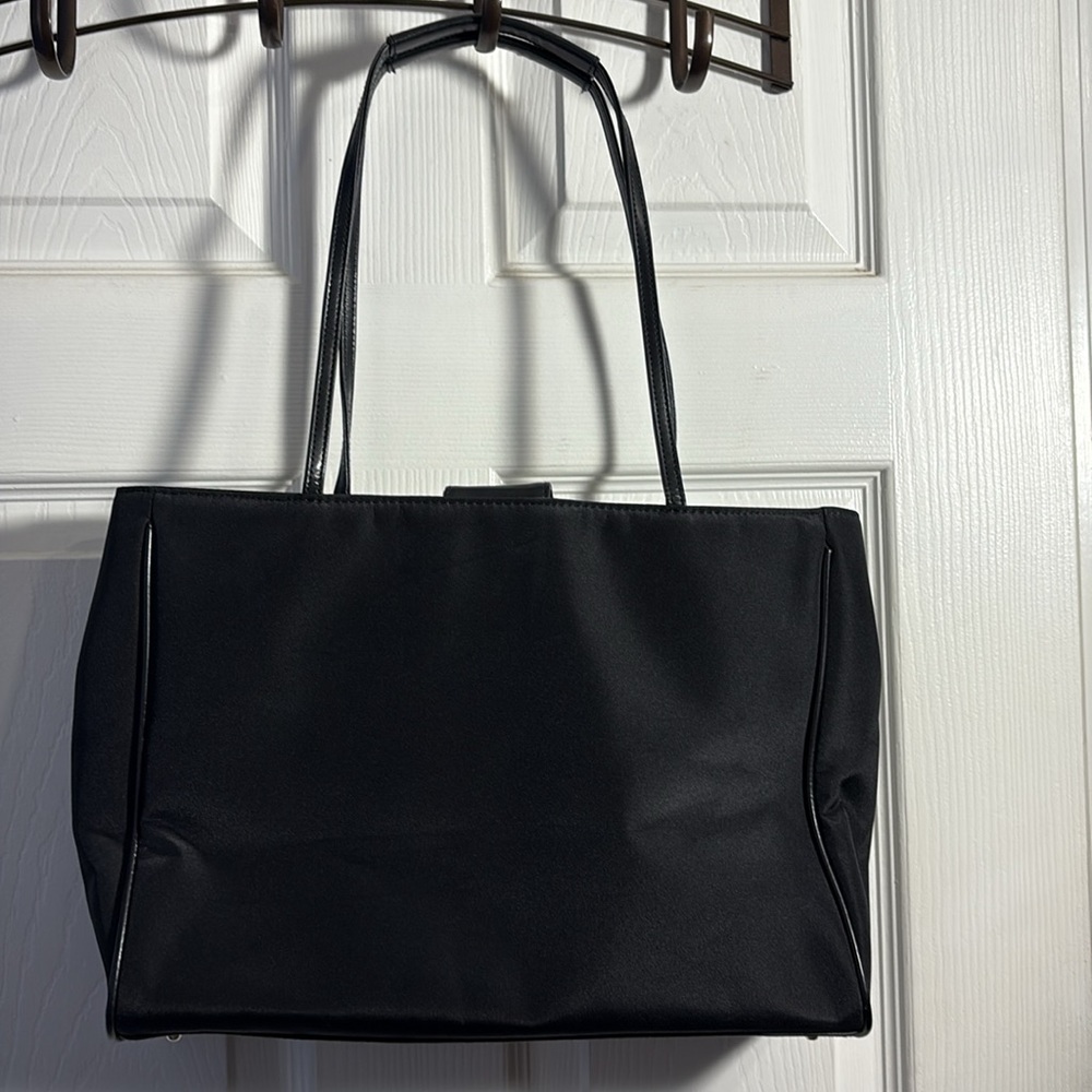 Vintage Black and White Cityscape Tote Bag - Picture 4 of 14